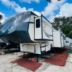 2017 Keystone 5th Wheel Rv Camper Traila