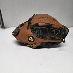 Wilson Ez Catch  T Ball  Size 10  Youth RHT