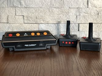 Atari Flashback 9 Gold w. Controllers, built-in 2600 games (TESTED, WORKS)