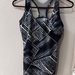 Lululemon top size 10