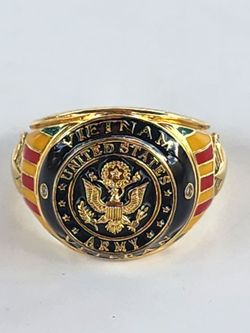 U.S. Army Ring "Vietnam" Veteran 7.5