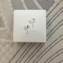 AirPods Pro (2nd generation) with MagSafe Charging Case (USB-C)