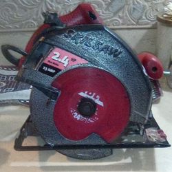 Skill Skilsaw Model5450  71/4' 2.4HP 13Amp Corded Circular Saw 