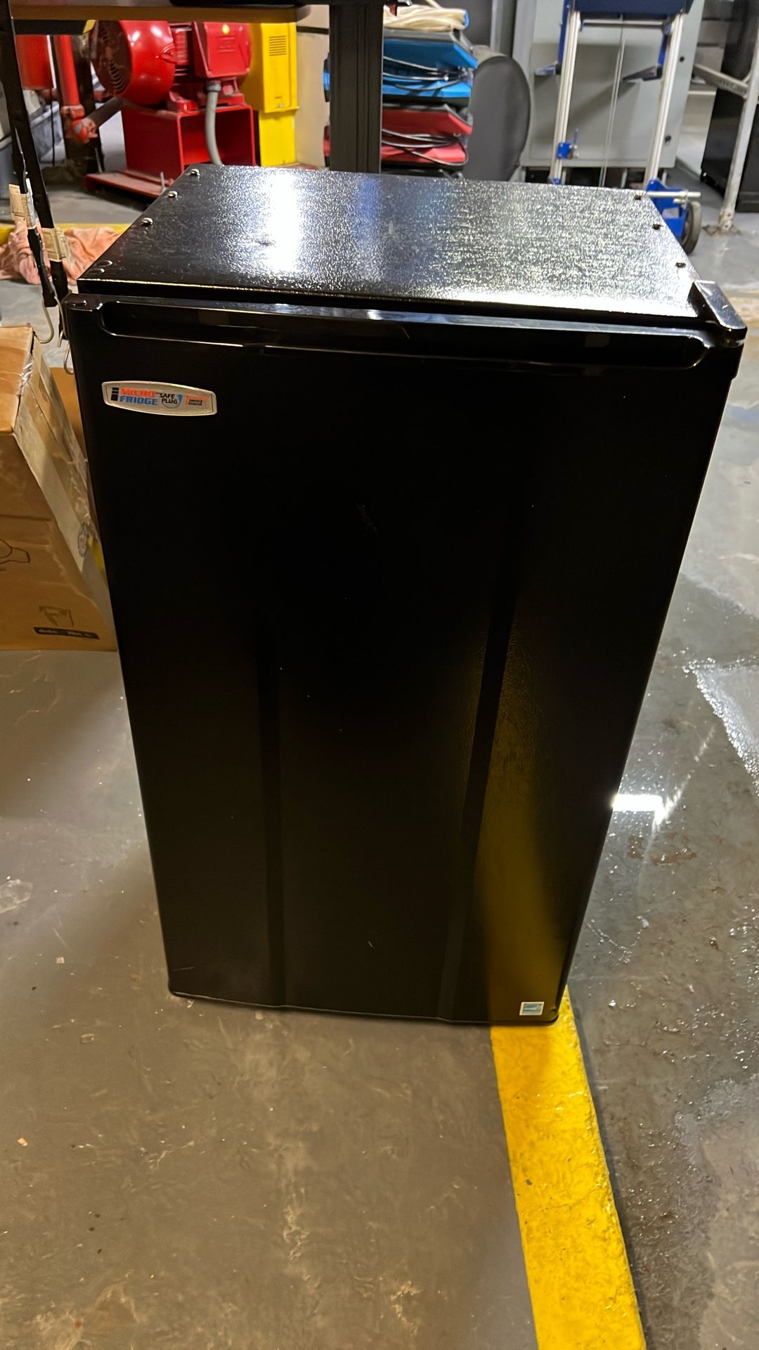 Mini Fridge 