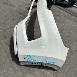 2023 Jeep Grand Wagoneer Front Bumper 