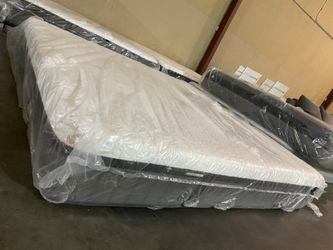 King Size Mattress Stearns&foster Memory Foam Hybrid 