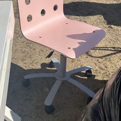 Pink chair 