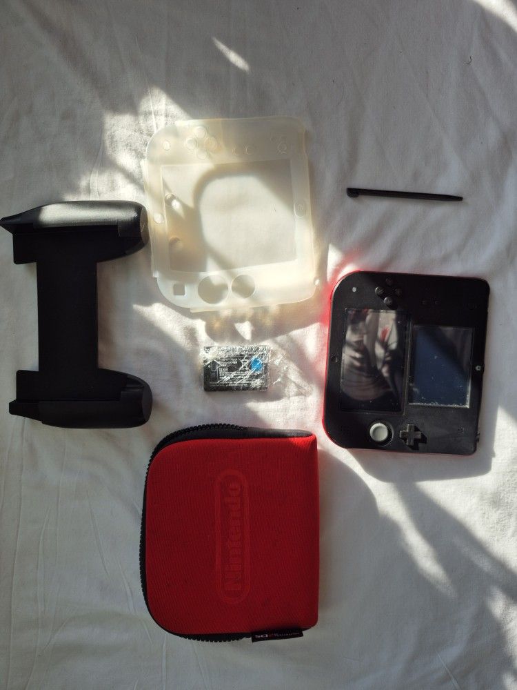 NINTENDO 2DS CONSOLE 