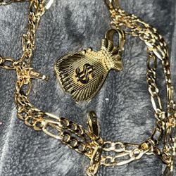 SOLID 10k Gold 24inch FIGARO CHAIN  . Money Bag Pendant Is Sold 