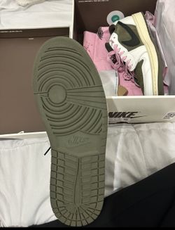 Travis Scott Medium Olive 
