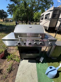 Bbq with side burner
