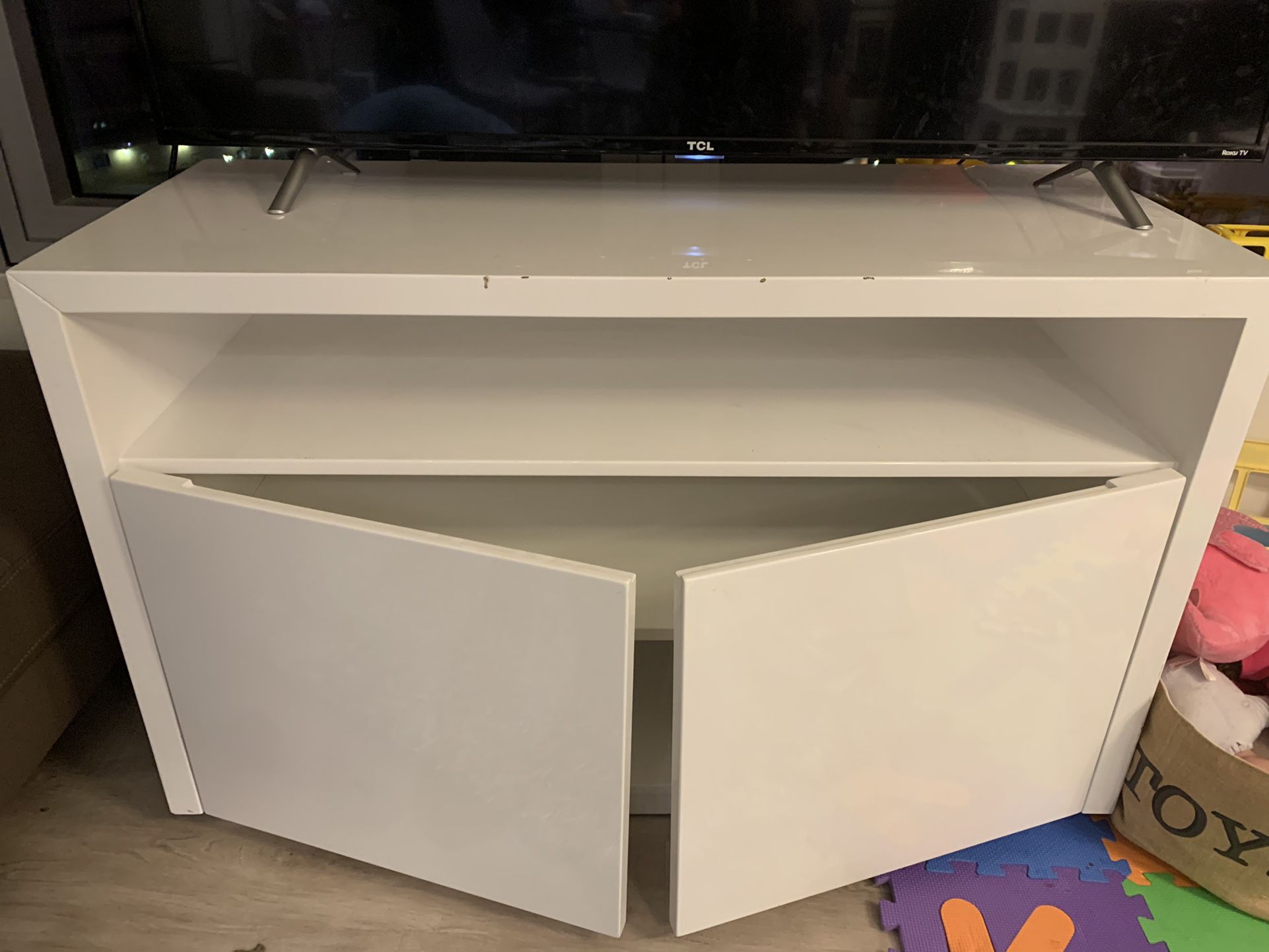 Free Standing TV Stand