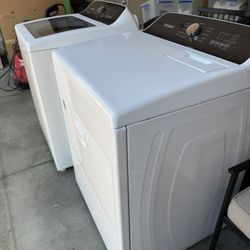 ::: Whirlpool  Top Loader Washer & Dryer Set - Like New :::