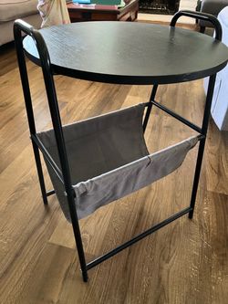 Round Side Table with Magazine Holder