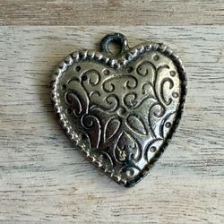  90s Vintage Silver Tone Heart Pendant Charm Swirly Filigree Ribbed Edge 1"