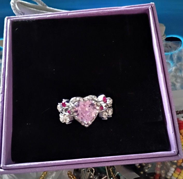 Julia Style Type Ring Size 7 Beautiful Pink Gemstone