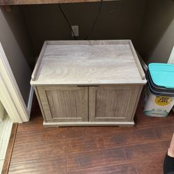 Storage / dog House 