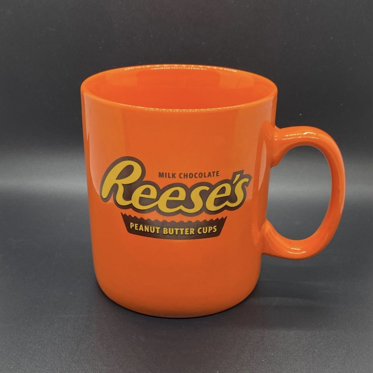Large 32 oz. Reese's Peanut Butter Cup