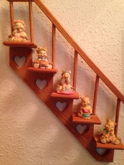 Little shelf with pigs