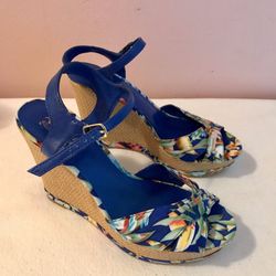 ARIZONA PLATFORM FABRIC, WEDGE SANDALS SIZE 7.5