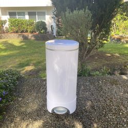 Munchkin Diaper Pail