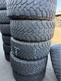 Vendo 35/12.50/R20  Toyo Mt las 4 por $200