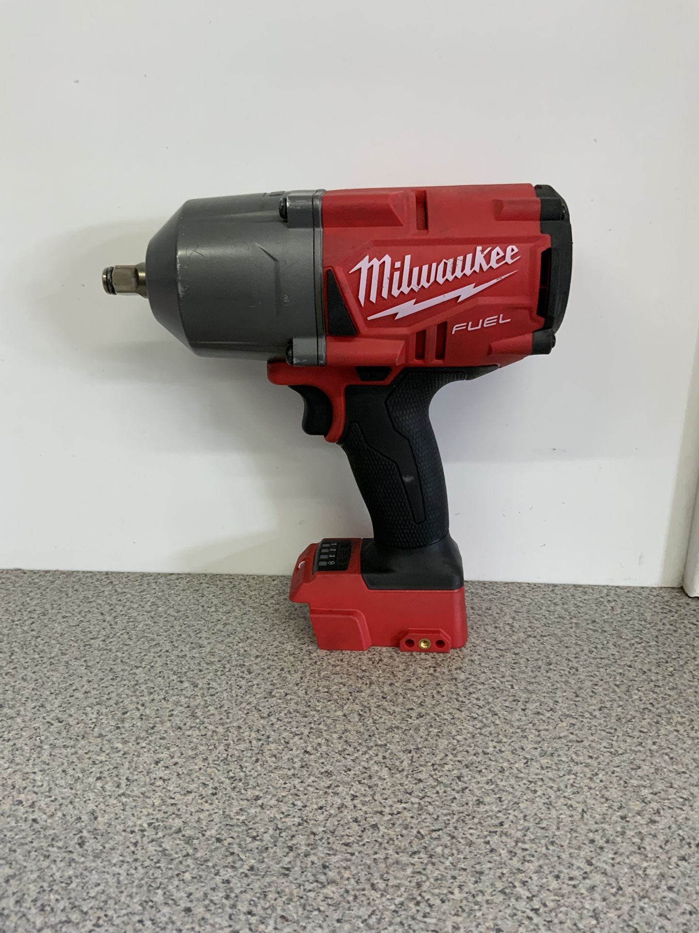 Milwaukee 1/2” Cordless Brushless Impact Wrench M18 With One Key
