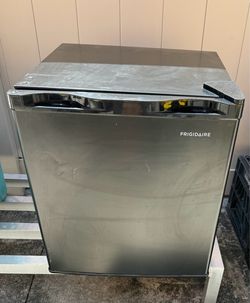 Small fridge Frigidaire