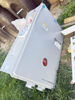 Rheem Performance Platinum 8.4 GPM Super High Efficiency Indoor or...