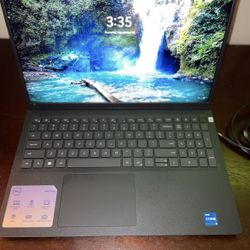 $300 or best offer must pick up .. Dell Inspiron 15 3530 - 3Months old