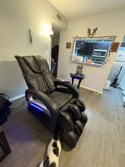 Luxury Cozzia Full-Body Massage Chair - Heat & Air Compression