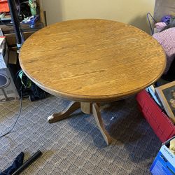 Wood circle table