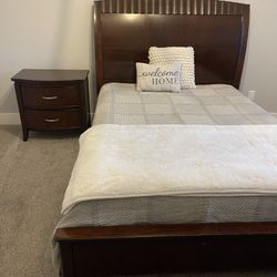 Queen Cherry Bedroom Set