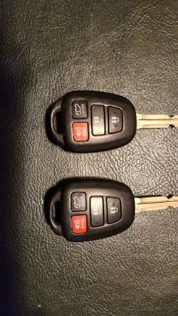2 Toyota SUV Key Fobs