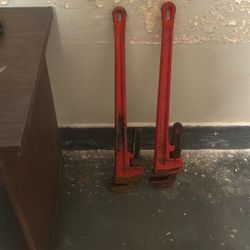 Large Pipe Wrenches