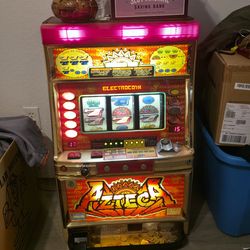 Japanese  Azteca Pachislo skill game