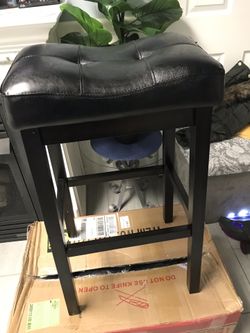 2 Counter-chairs brand new