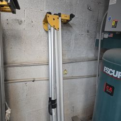 Dewalt mitter saw stand DW7232