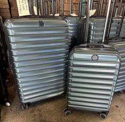 Delsey Paris 22” Carry On And 29” Check In $75 A Set