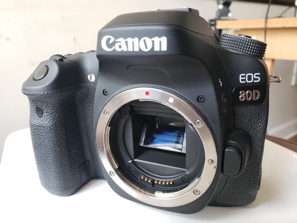 Canon 80d body in excellent condition