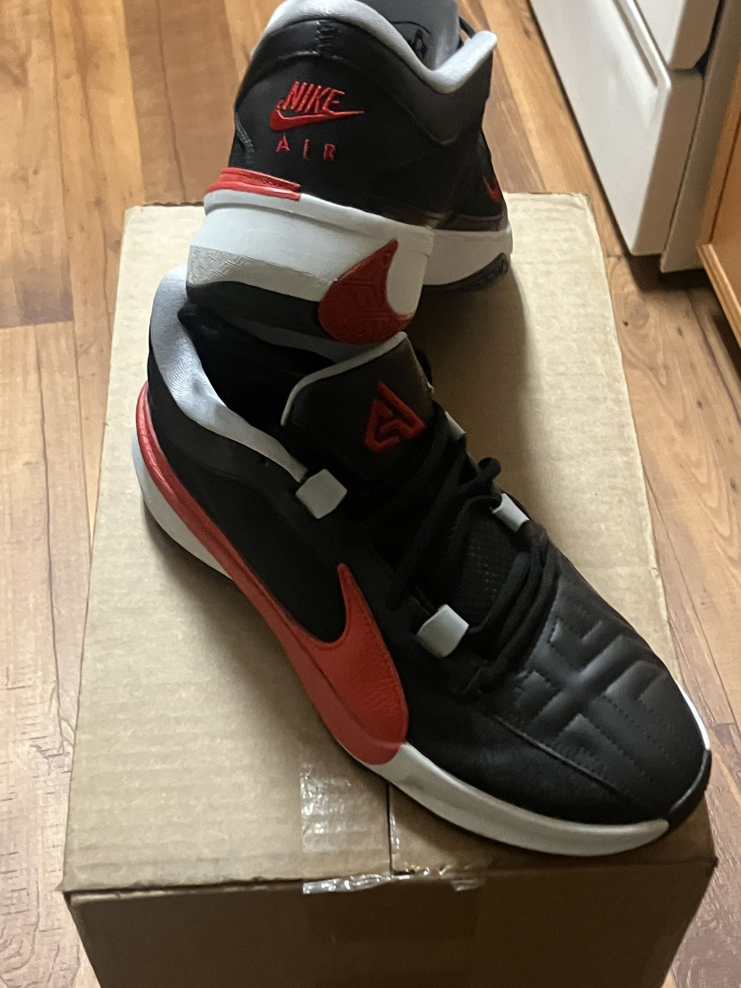 Nikes Black And Red Nikes