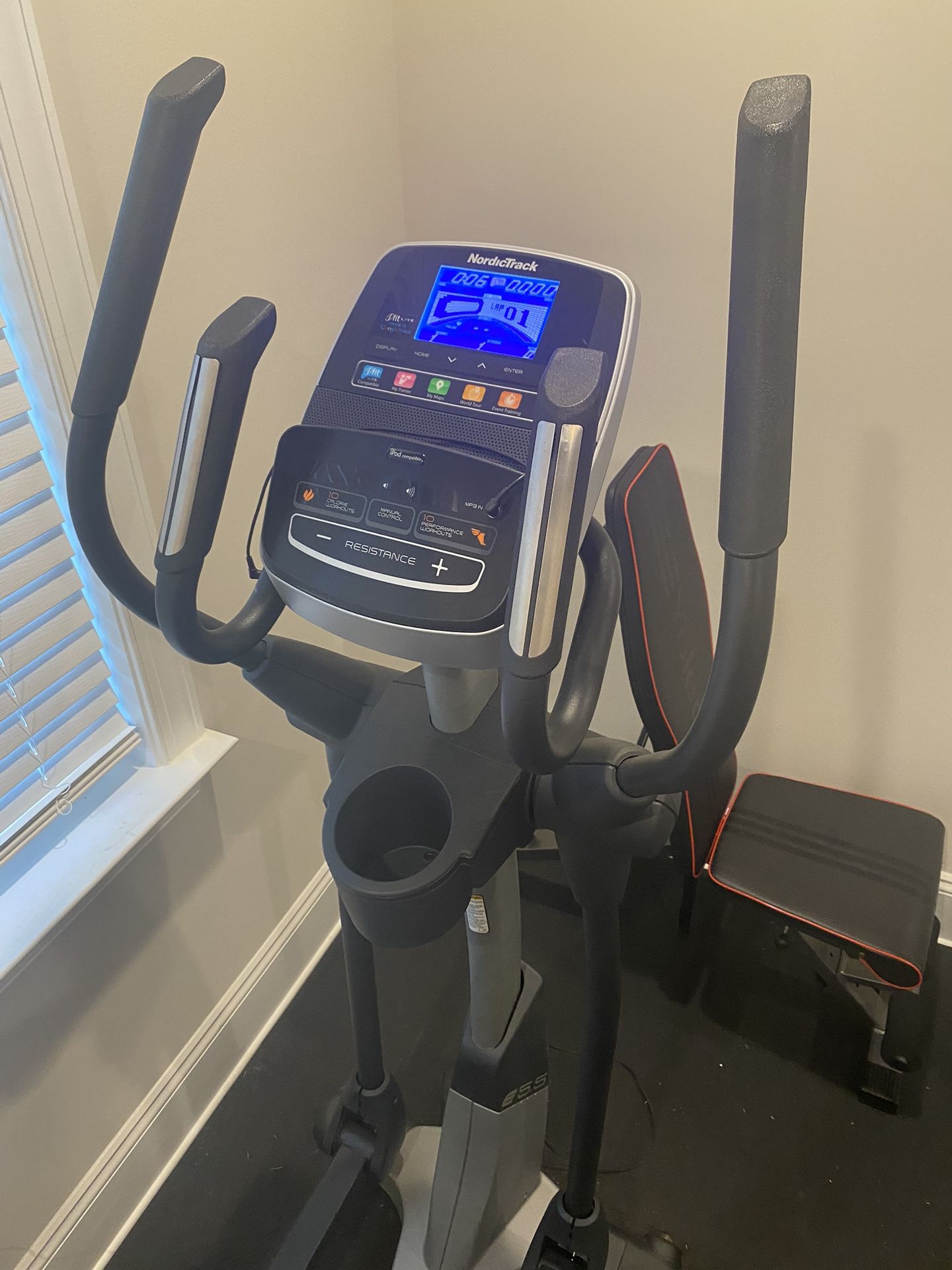 NordicTrack E5.5 Space Saver Design Elliptical for Sale in Clayton, NC