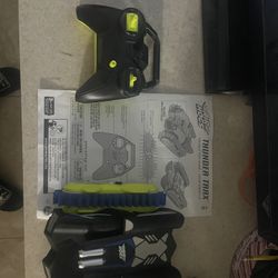 Air Hogs Thunder Trax Remote-Controlled Car Black Yellow Blue with Controller