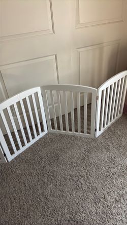EXPANDABLE DOG GATE