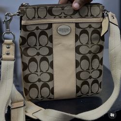 Selling a Coach Crossbody Bag Excellent Condition 