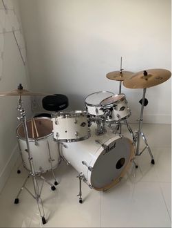 White Pearl Export Series 5 Piece Drumset