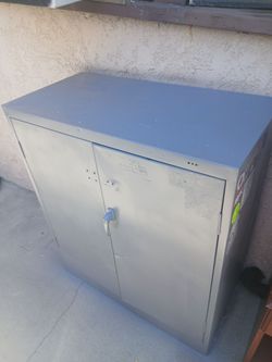 Storage locker metal