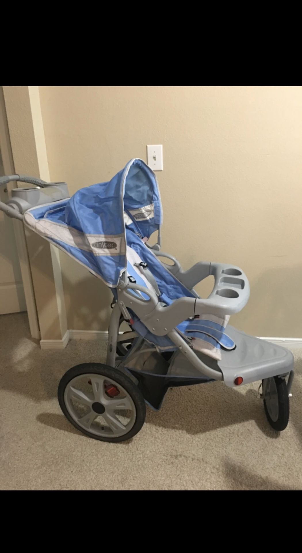 Stroller 3 wheels. (Negociable)