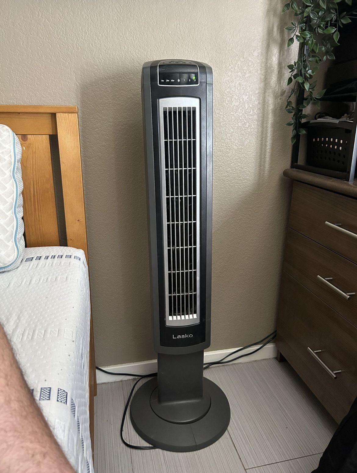 Lasko 42 in Electronic Tower Fan