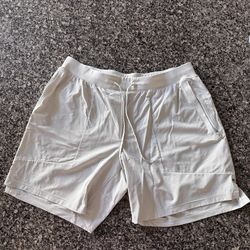 Lululemon License To Train Shorts 7” Sz XL